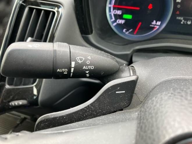 クラウンハイブリッドＲＳ　Ｆｏｕｒ　４ＷＤ　アイドリングストップ　電動格納ミラー　オートクルーズコントロール　ＡＣ１００Ｖ　シートヒーター　Ｂｌｕｅｔｏｏｔｈ接続　バックカメラ　ＴＶ　ＥＴＣ　ＵＳＢ入力端子　電動シート　オートライト 4WD 2500 4Dr