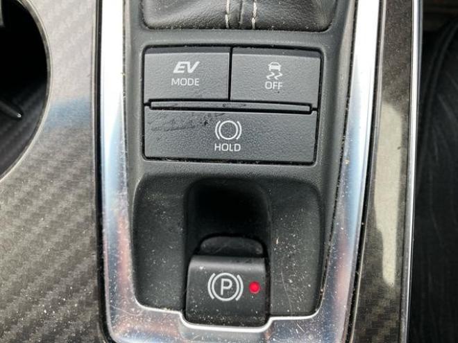 クラウンハイブリッドＲＳ　Ｆｏｕｒ　４ＷＤ　アイドリングストップ　電動格納ミラー　オートクルーズコントロール　ＡＣ１００Ｖ　シートヒーター　Ｂｌｕｅｔｏｏｔｈ接続　バックカメラ　ＴＶ　ＥＴＣ　ＵＳＢ入力端子　電動シート　オートライト 4WD 2500 4Dr