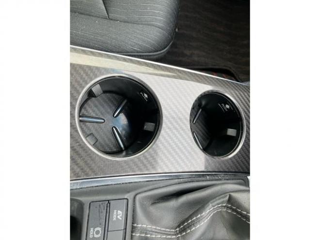 クラウンハイブリッドＲＳ　Ｆｏｕｒ　４ＷＤ　アイドリングストップ　電動格納ミラー　オートクルーズコントロール　ＡＣ１００Ｖ　シートヒーター　Ｂｌｕｅｔｏｏｔｈ接続　バックカメラ　ＴＶ　ＥＴＣ　ＵＳＢ入力端子　電動シート　オートライト 4WD 2500 4Dr
