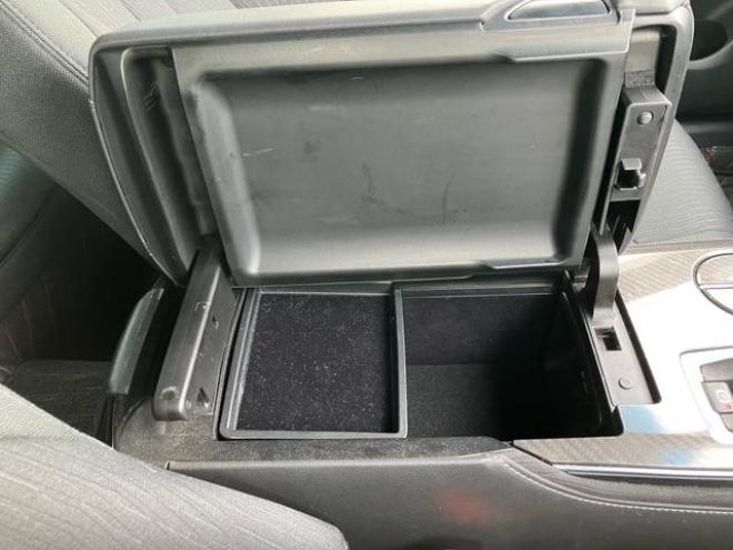 クラウンハイブリッドＲＳ　Ｆｏｕｒ　４ＷＤ　アイドリングストップ　電動格納ミラー　オートクルーズコントロール　ＡＣ１００Ｖ　シートヒーター　Ｂｌｕｅｔｏｏｔｈ接続　バックカメラ　ＴＶ　ＥＴＣ　ＵＳＢ入力端子　電動シート　オートライト 4WD 2500 4Dr