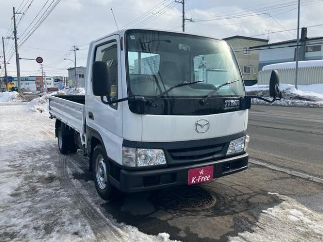 タイタンダッシュ 　４ＷＤ　オートマチック車　低床　リヤダブルタイヤ　左ミラー電動格納　最大積載量１２５０ｋｇ　　ラジオ　エアコン　パワーウインドウ 4WD 2500(D) 2Dr
