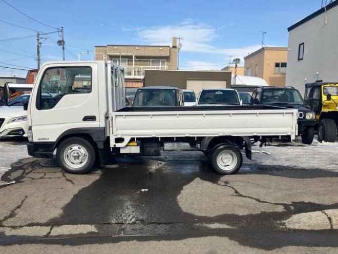 タイタンダッシュ 　４ＷＤ　オートマチック車　低床　リヤダブルタイヤ　左ミラー電動格納　最大積載量１２５０ｋｇ　　ラジオ　エアコン　パワーウインドウ 4WD 2500(D) 2Dr