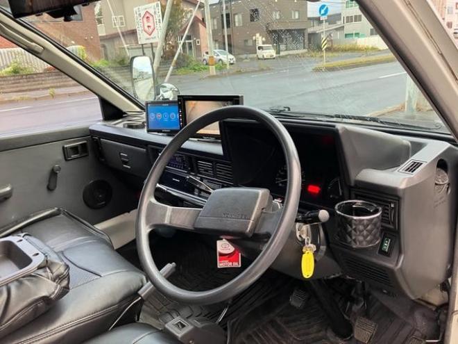 タウンエーストラック　４ＷＤ　キャンピングカー 4WD 2000(D) 2Dr