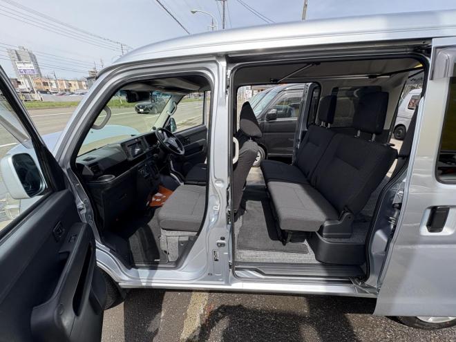 ハイゼットHIJET CARGO 4WD CRUSE TURBO sa3  寒冷地仕様　リアヒーター　本州仕入　TURBO スマアシ３　　ＶＳＣ　フルセグナビカメラ　バックカメラ　アイドリングSTOP フォグランプ　LEDヘット　ドラレコ　同色塗装　etc 4WD 660 5Dr