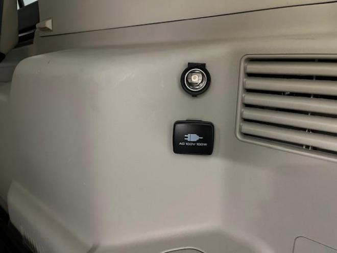 パジェロロングスーパーエクシード　本州仕入　寒冷地仕様　ダブルバッテリー　禁煙車　ディーゼルターボ　新品ＷＥＤＳキーラー１７ＡＷ＋新品ＴＯＹＯホワイトレタータイヤ　純正１７ＡＷ＋スタッドレスタイヤ付　新品ＪＡＯＳブラックマッドガード　純正ナビ（フルセグ地デジ　ＤＶＤ再生　Ｂｌｕｅｔｏｏｔｈ）＋バックカメラ　ロックフォードサウンド　純正レザーシート　クルーズコントロール　両席シートヒーター　エンジンスターター　リアヒーター　横滑り防止装置　盗難防止装置　１００Ｖ電源　ＨＩＤ　ＥＴＣ 4WD 3200 5Dr