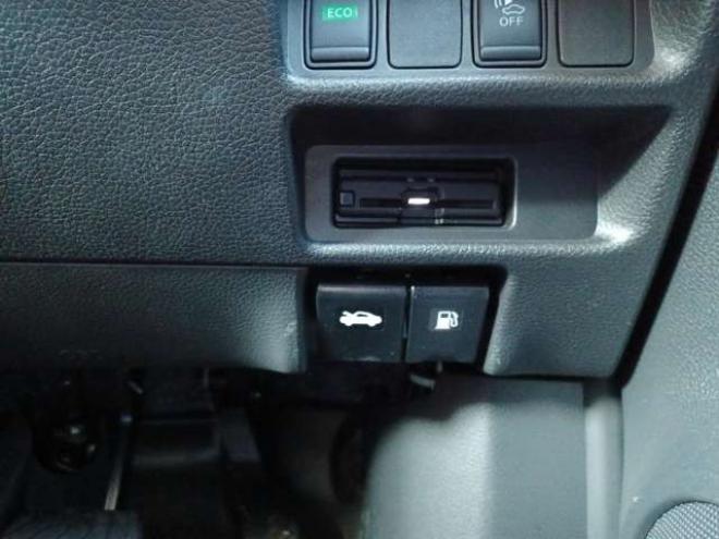 エクストレイル2.0 20Xi ハイブリッド 4WD　本州仕入れ塩害ガード塗装施工済み 2000