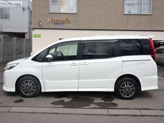 ノア2.0 Si 4WD　本州車　保証1年　Wパワスラ　ナビ 地デジ 2000