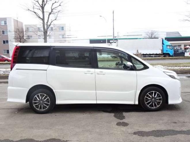 ノア2.0 Si 4WD　本州車　保証1年　Wパワスラ　ナビ 地デジ 2000