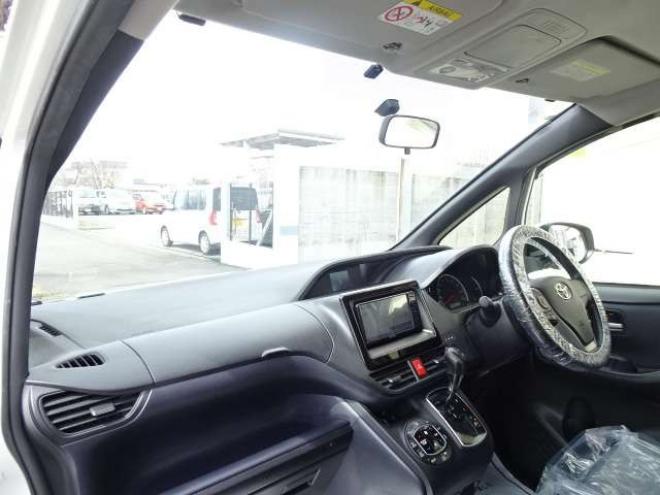 ノア2.0 Si 4WD　本州車　保証1年　Wパワスラ　ナビ 地デジ 2000