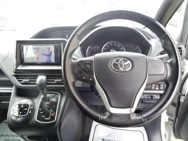 ノア2.0 Si 4WD　本州車　保証1年　Wパワスラ　ナビ 地デジ 2000