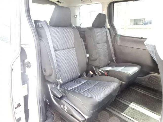 ノア2.0 Si 4WD　本州車　保証1年　Wパワスラ　ナビ 地デジ 2000