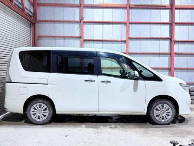 セレナ2.0 20X Vセレクション+Safety 4WD　下廻防錆TVナビBカメエンスタETC 2000