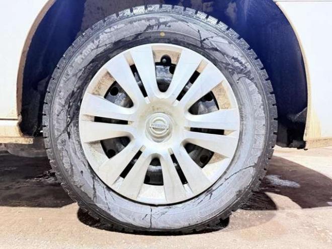 セレナ2.0 20X Vセレクション+Safety 4WD　下廻防錆TVナビBカメエンスタETC 2000