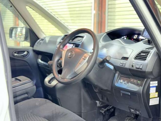 セレナ2.0 20X Vセレクション+Safety 4WD　下廻防錆TVナビBカメエンスタETC 2000