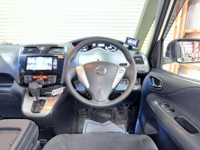 セレナ2.0 20X Vセレクション+Safety 4WD　下廻防錆TVナビBカメエンスタETC 2000