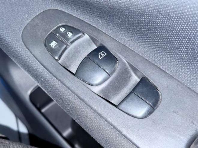 セレナ2.0 20X Vセレクション+Safety 4WD　下廻防錆TVナビBカメエンスタETC 2000