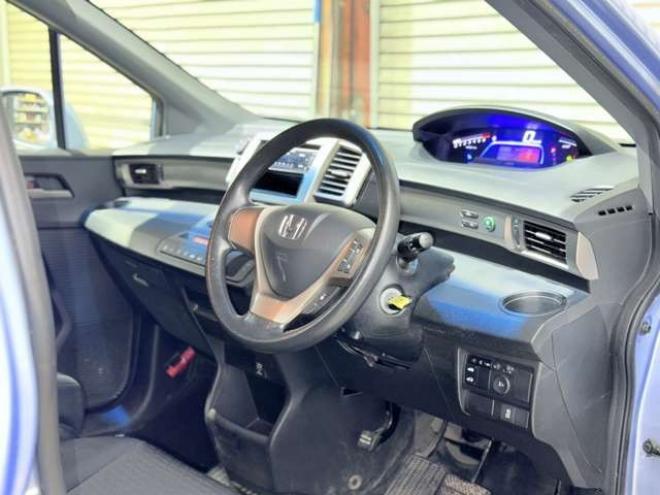 フリードスパイクハイブリッド1.5 ジャストセレクション　下廻防錆キーレスETC 2WD 1500