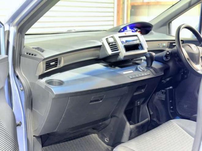 フリードスパイクハイブリッド1.5 ジャストセレクション　下廻防錆キーレスETC 2WD 1500