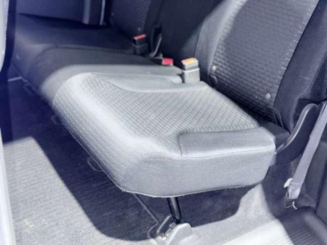 フリードスパイクハイブリッド1.5 ジャストセレクション　下廻防錆キーレスETC 2WD 1500