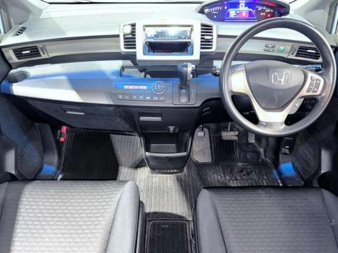 フリードスパイクハイブリッド1.5 ジャストセレクション　下廻防錆キーレスETC 2WD 1500