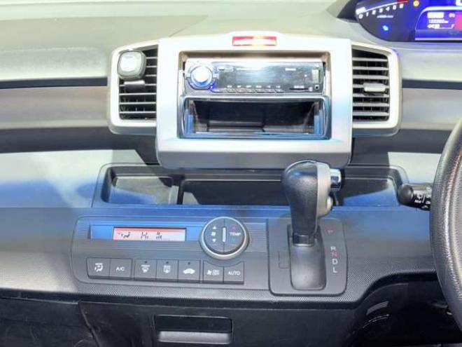 フリードスパイクハイブリッド1.5 ジャストセレクション　下廻防錆キーレスETC 2WD 1500