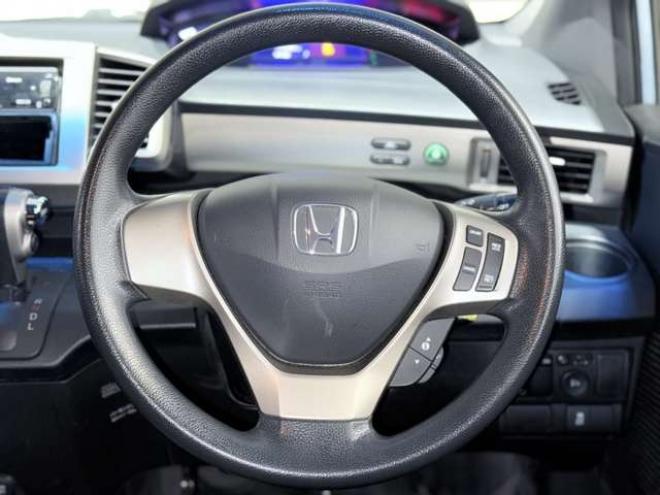 フリードスパイクハイブリッド1.5 ジャストセレクション　下廻防錆キーレスETC 2WD 1500