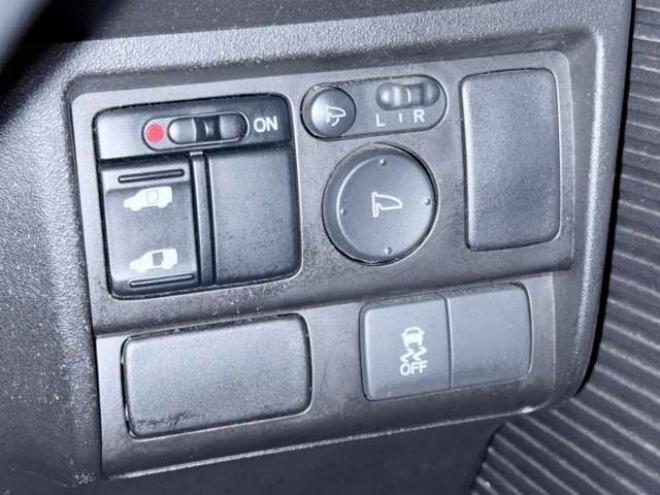 フリードスパイクハイブリッド1.5 ジャストセレクション　下廻防錆キーレスETC 2WD 1500