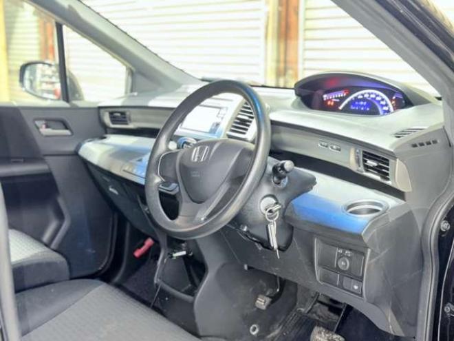 フリードスパイク1.5 G エアロ 4WD　下廻防錆ドラレコTVナビBカメエンスタETC 1500