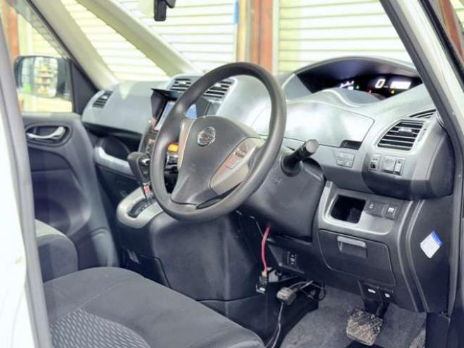 セレナ2.0 20X 4WD　下廻防錆DレコTVナビエンスタETC 2000