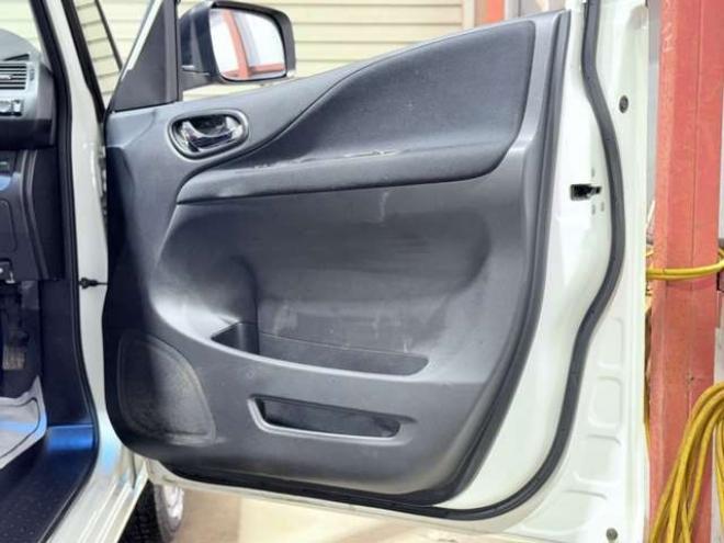 セレナ2.0 20X Vセレクション+Safety 4WD　下廻防錆TVナビBカメエンスタETC 2000