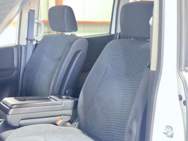 セレナ2.0 20X Vセレクション+Safety 4WD　下廻防錆TVナビBカメエンスタETC 2000