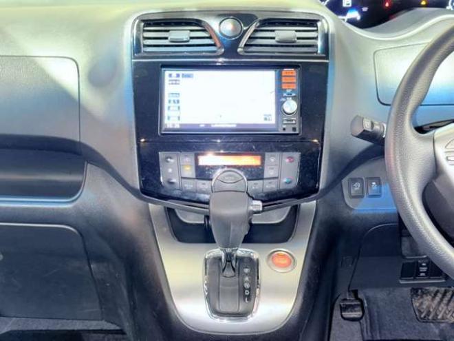 セレナ2.0 20X Vセレクション+Safety 4WD　下廻防錆TVナビBカメエンスタETC 2000