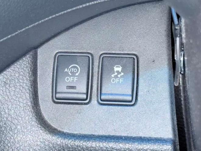セレナ2.0 20X Vセレクション+Safety 4WD　下廻防錆TVナビBカメエンスタETC 2000