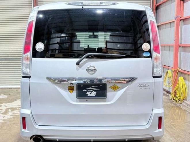 セレナ2.0 ライダー Jパッケージ 4WD　下廻防錆TVナビ後席モニターETC 2000