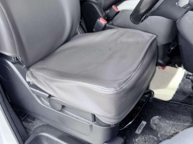 セレナ2.0 ライダー Jパッケージ 4WD　下廻防錆TVナビ後席モニターETC 2000