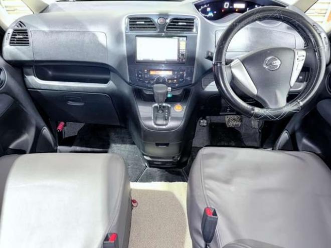 セレナ2.0 ライダー Jパッケージ 4WD　下廻防錆TVナビ後席モニターETC 2000