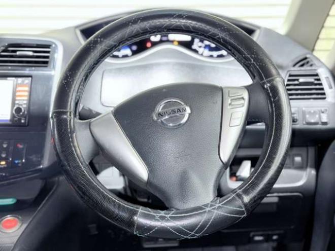 セレナ2.0 ライダー Jパッケージ 4WD　下廻防錆TVナビ後席モニターETC 2000