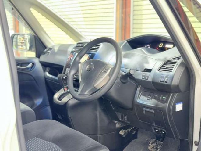 セレナ2.0 20X 4WD　下廻防錆TVナビBカメETCエンスタ 2000