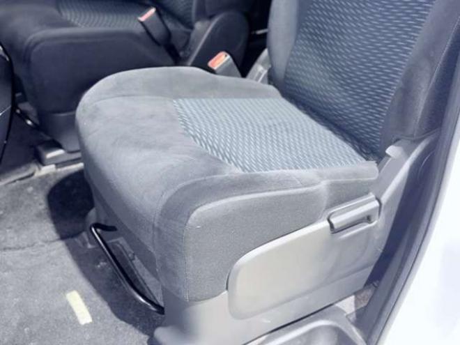 セレナ2.0 20X 4WD　下廻防錆TVナビBカメETCエンスタ 2000