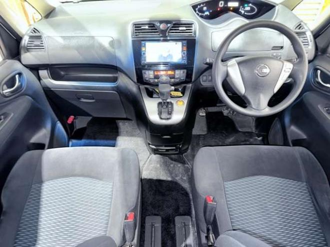 セレナ2.0 20X 4WD　下廻防錆TVナビBカメETCエンスタ 2000