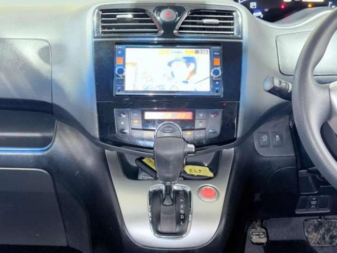 セレナ2.0 20X 4WD　下廻防錆TVナビBカメETCエンスタ 2000
