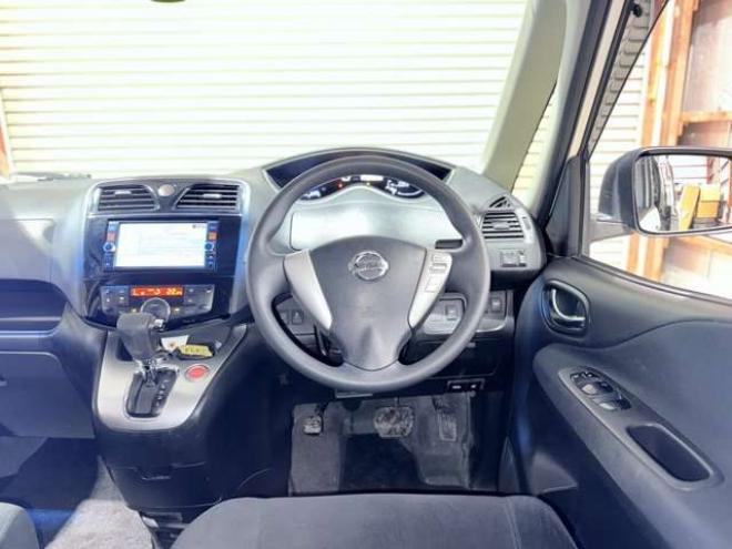 セレナ2.0 20X 4WD　下廻防錆TVナビBカメETCエンスタ 2000