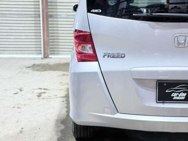 フリード1.5 G 4WD　下廻防錆TVナビBカメETC 1500