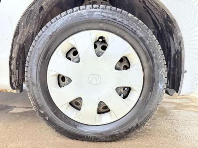 フリード1.5 G 4WD　下廻防錆TVナビBカメETC 1500