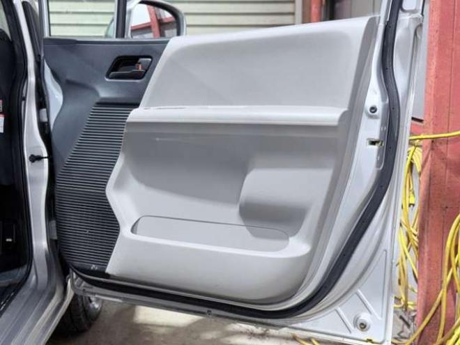 フリード1.5 G 4WD　下廻防錆TVナビBカメETC 1500