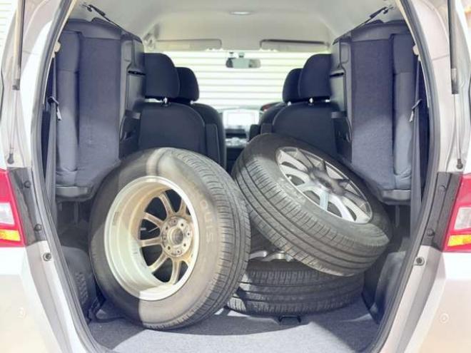 フリード1.5 G 4WD　下廻防錆TVナビBカメETC 1500