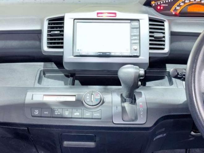 フリード1.5 G 4WD　下廻防錆TVナビBカメETC 1500