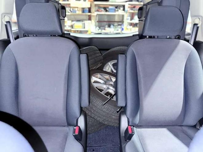 フリード1.5 G 4WD　下廻防錆TVナビBカメETC 1500