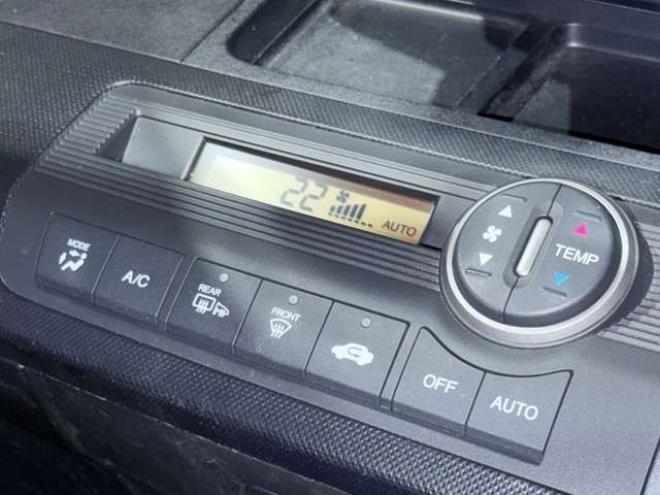フリード1.5 G 4WD　下廻防錆TVナビBカメETC 1500