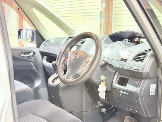 セレナ2.0 20S 4WD　下廻防錆TVナビBカメ 2000
